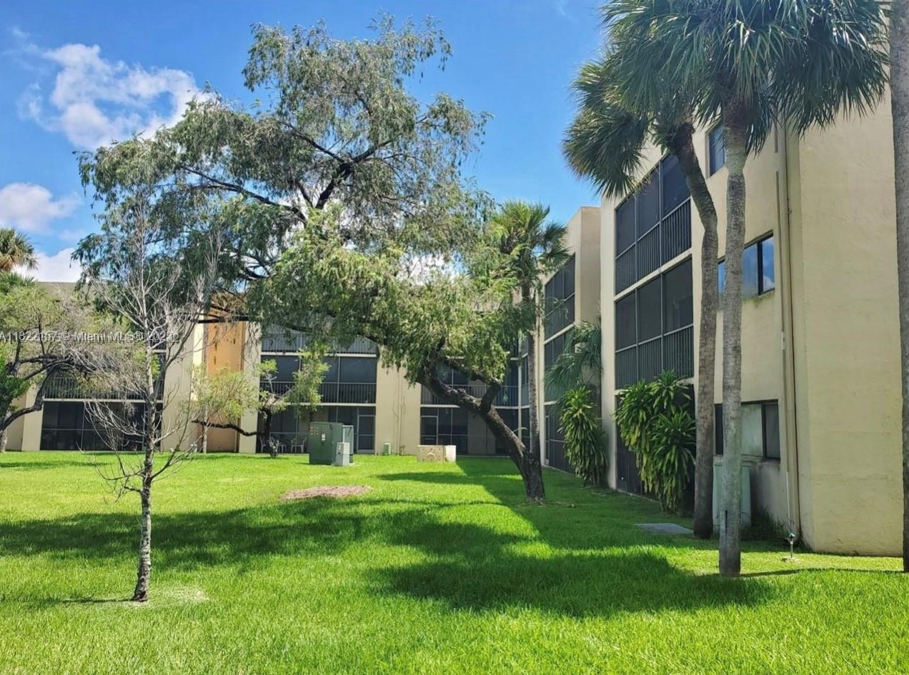 8015 Sw 107th Ave #305, Miami, FL 33173