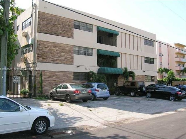 7845 Bayshore Ct, Miami FL  33138-6373 exterior