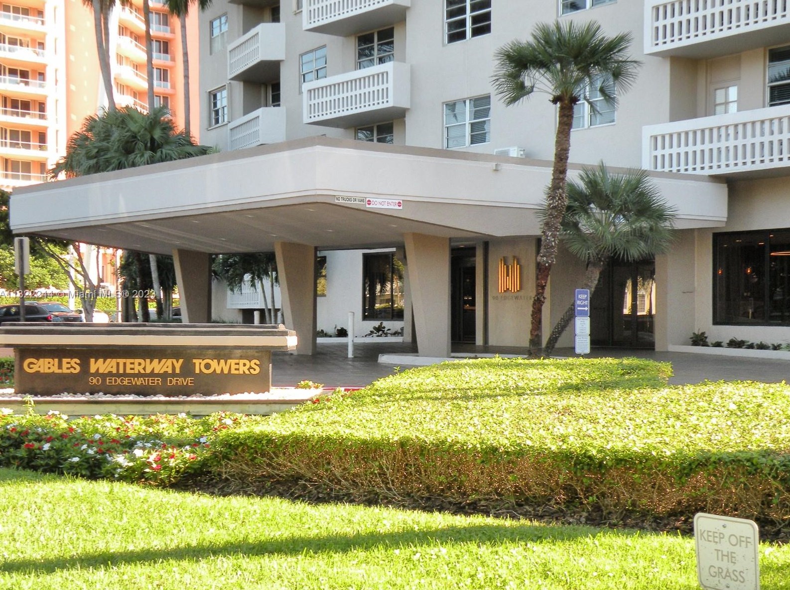 90 Edgewater Dr Apt 1008, Miami, FL 33133