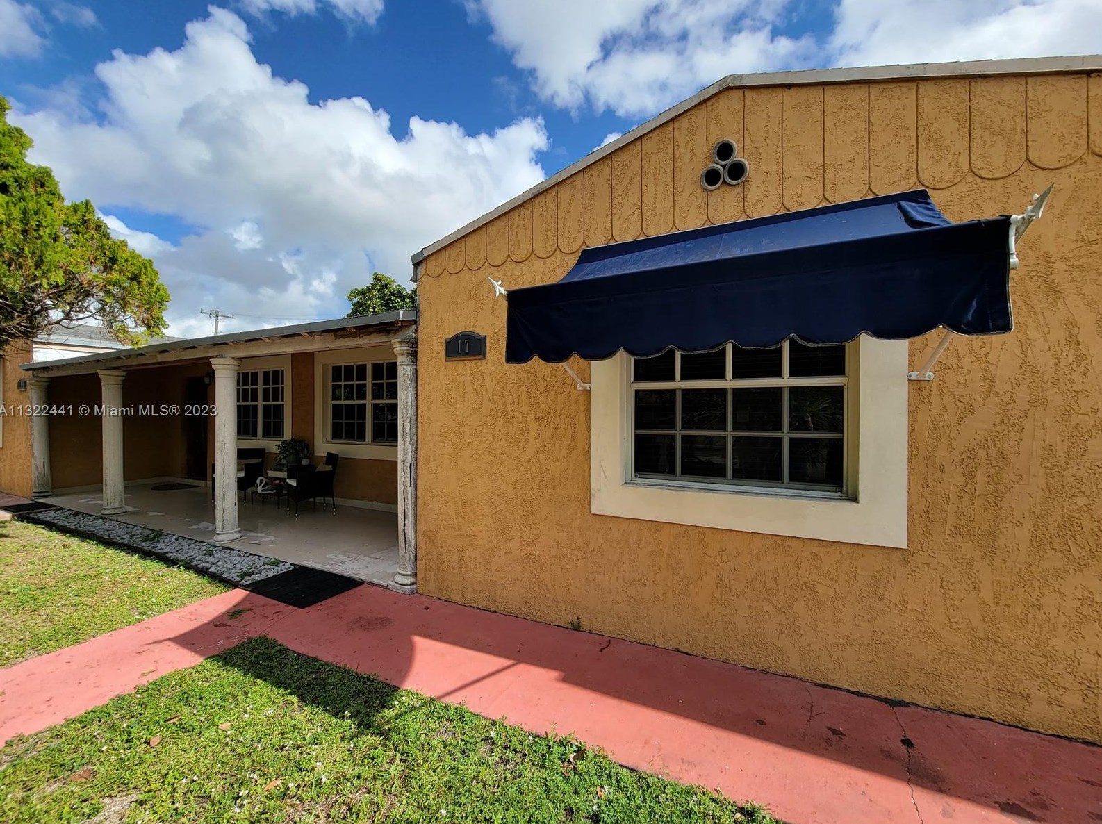 17 Suffolk Ave, Hialeah, FL 33010