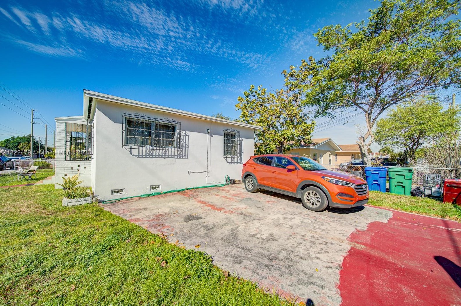 3275 11th St, Miami FL 33125-2803 exterior