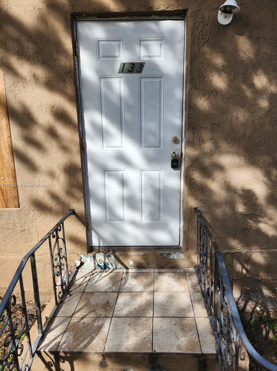 133 69 St, Miami FL 33147-7151 exterior