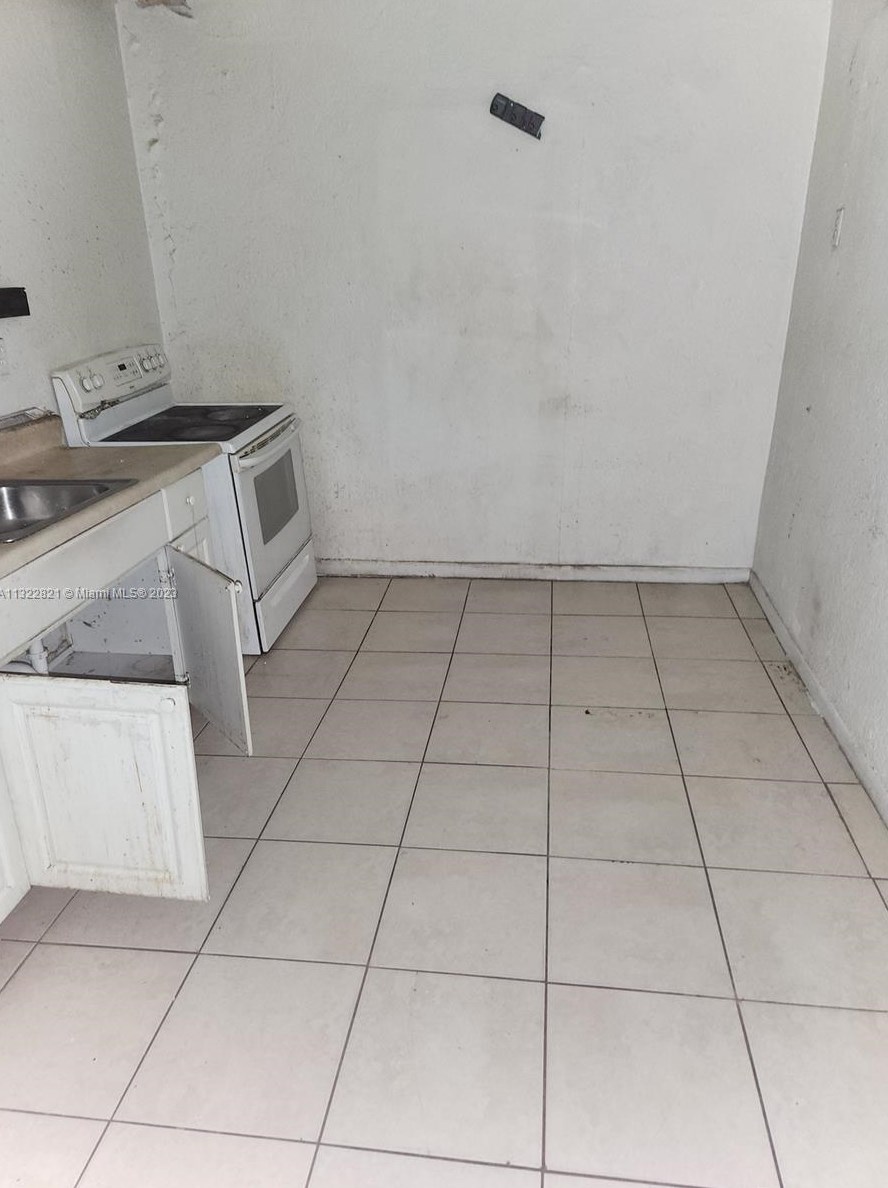 133 69 St, Miami FL 33147-7151 exterior