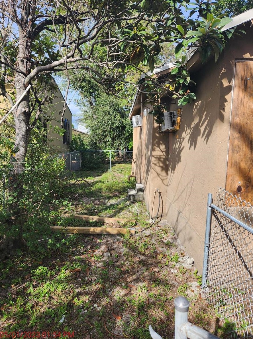 133 69 St, Miami FL 33147-7151 exterior