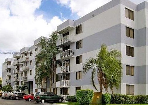 8251 Nw 8th St #401, Miami, FL 33126
