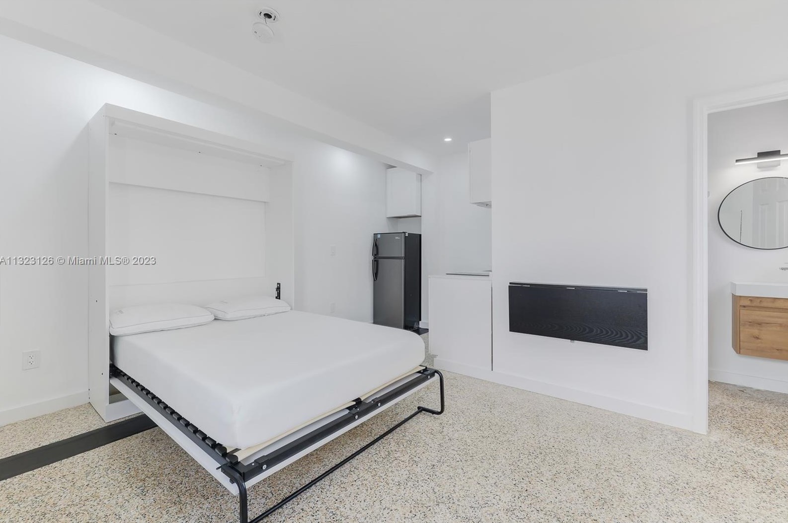 415 75th St #2a, Miami, FL 33141