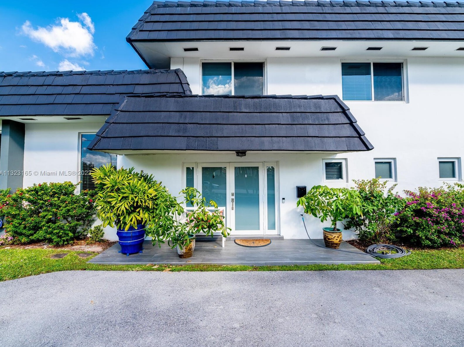 8605 56th St, Miami, FL 33166-3330