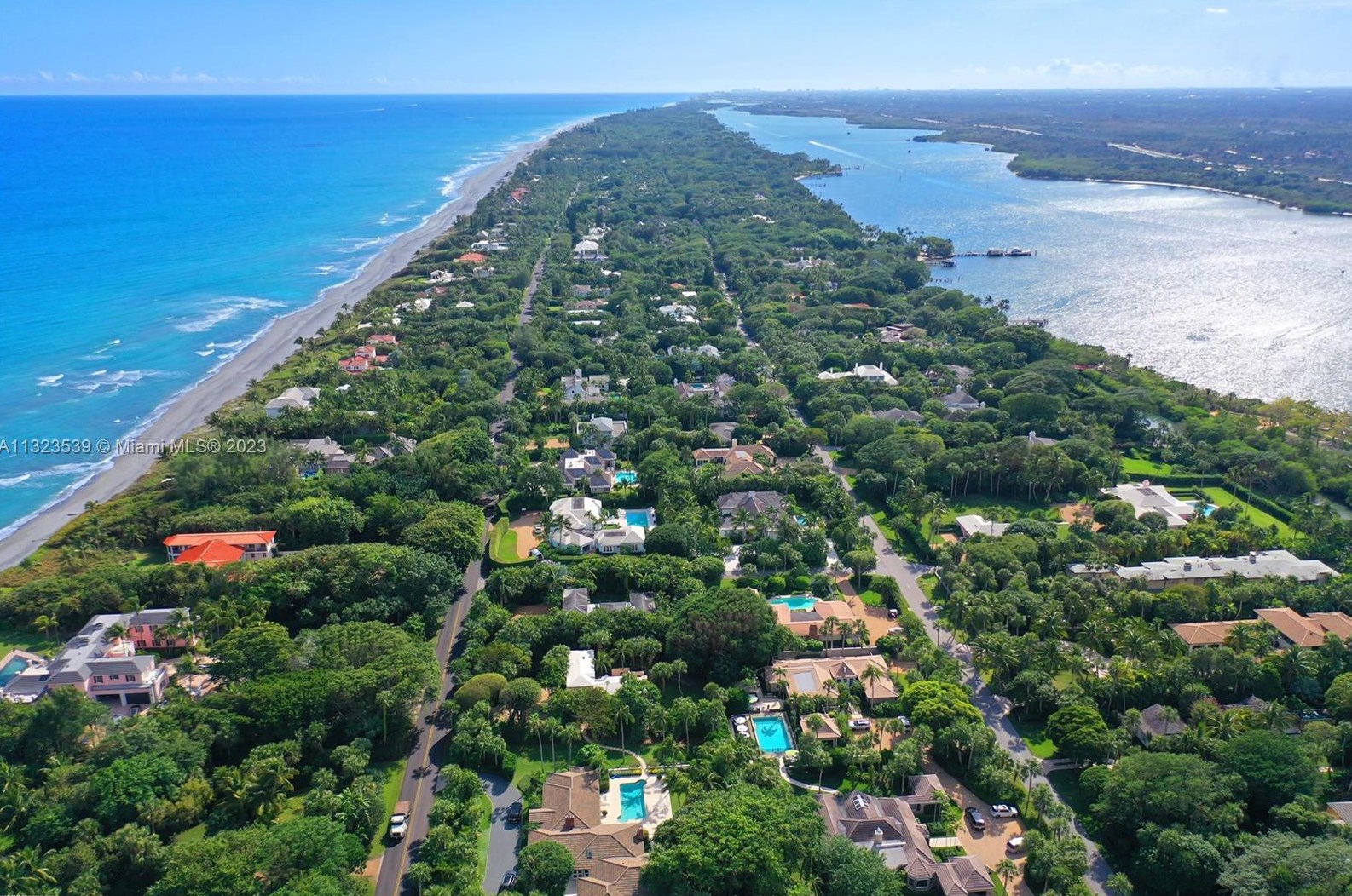 117 Gomez Rd, Hobe Sound, FL 33455-2427