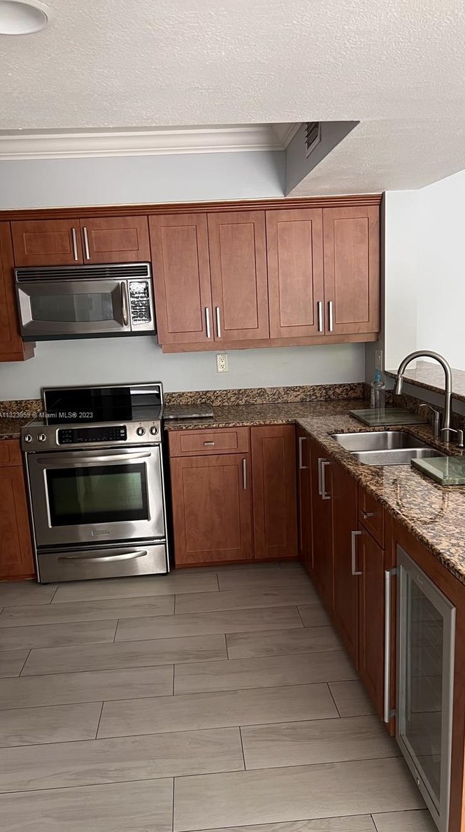 18840 Nw 57th Ave #204, Hialeah, FL 33015