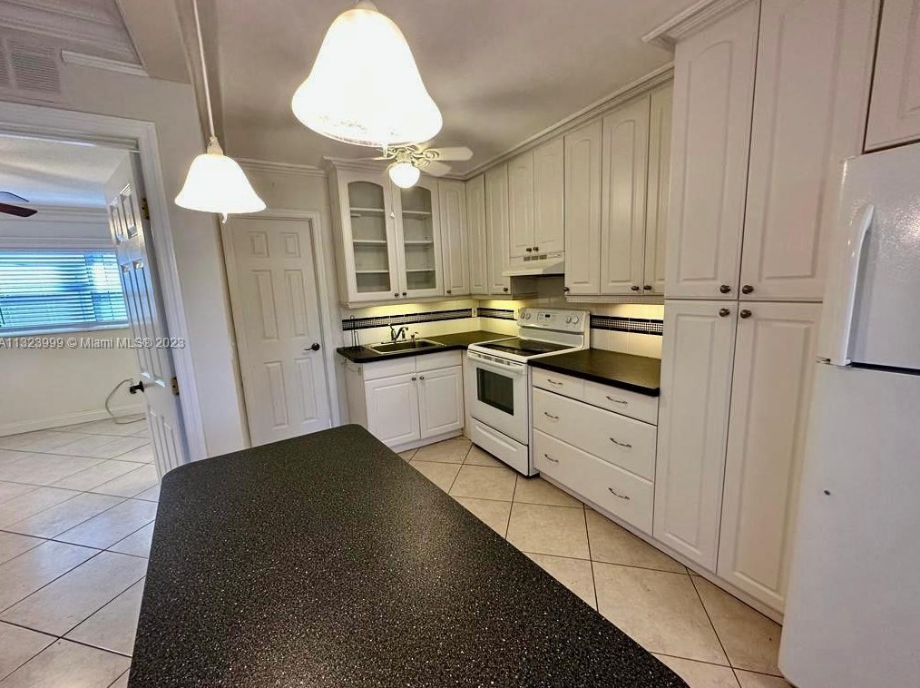 22 Se 3rd Ter #4, Dania Beach, FL 33004