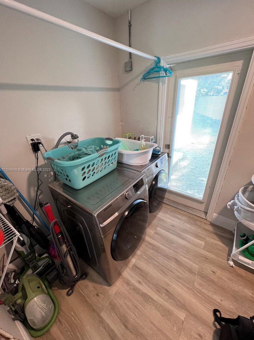 9470 Tiffany Dr, Miami FL  33157-7962 exterior