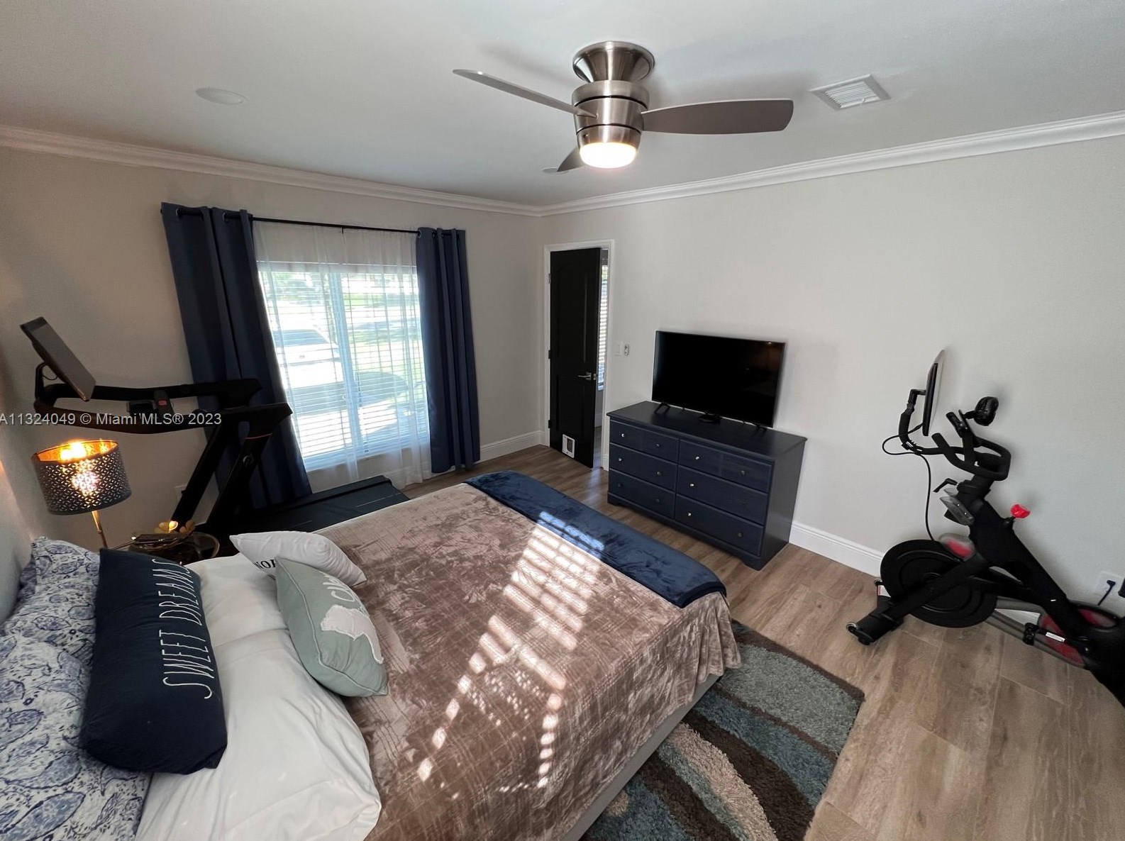 9470 Tiffany Dr, Miami FL  33157-7962 exterior