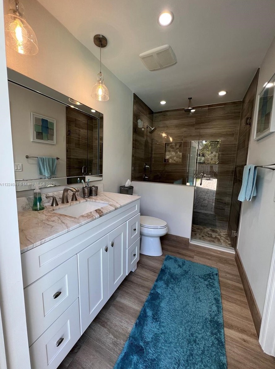 9470 Tiffany Dr, Miami FL  33157-7962 exterior