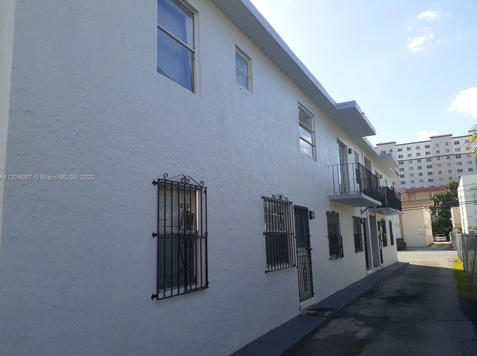 1257 3rd St, Miami, FL 33125-5642