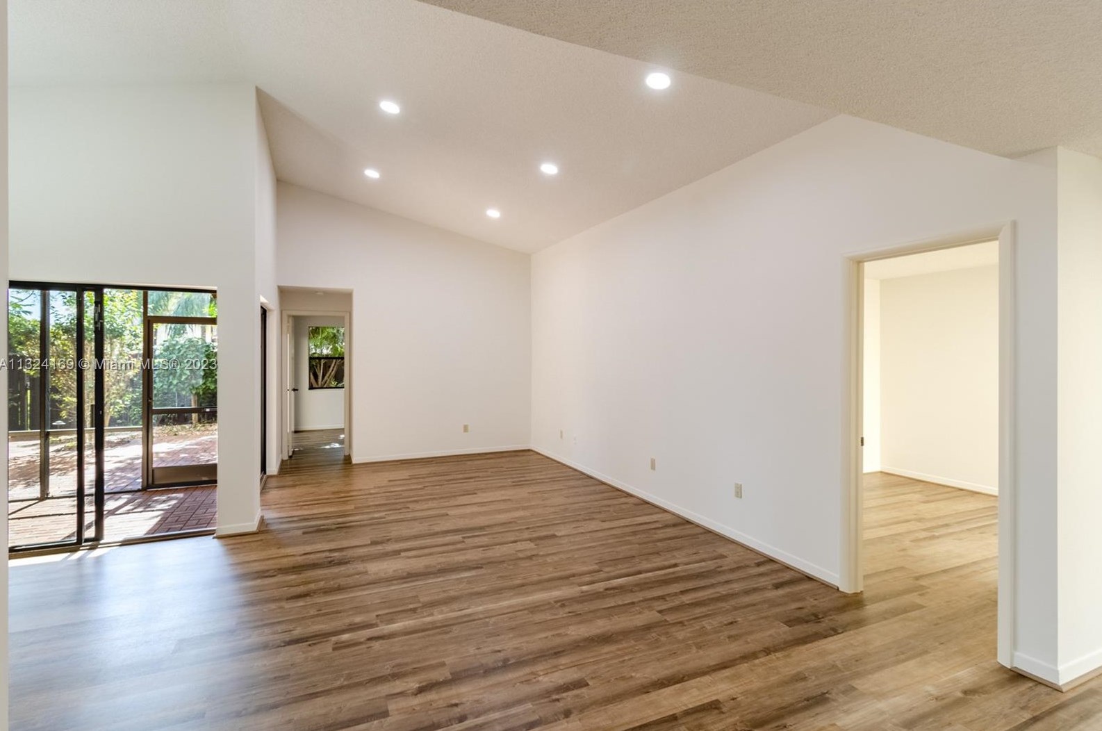 14836 43rd Ter, Miami, FL 33185-4315
