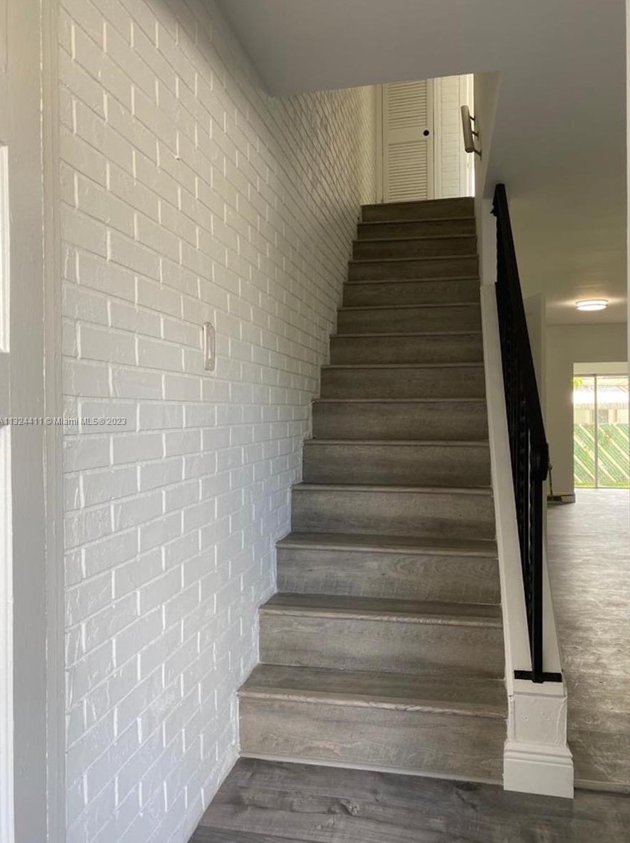 2460 Taylor St Apt 1c, Hollywood, FL