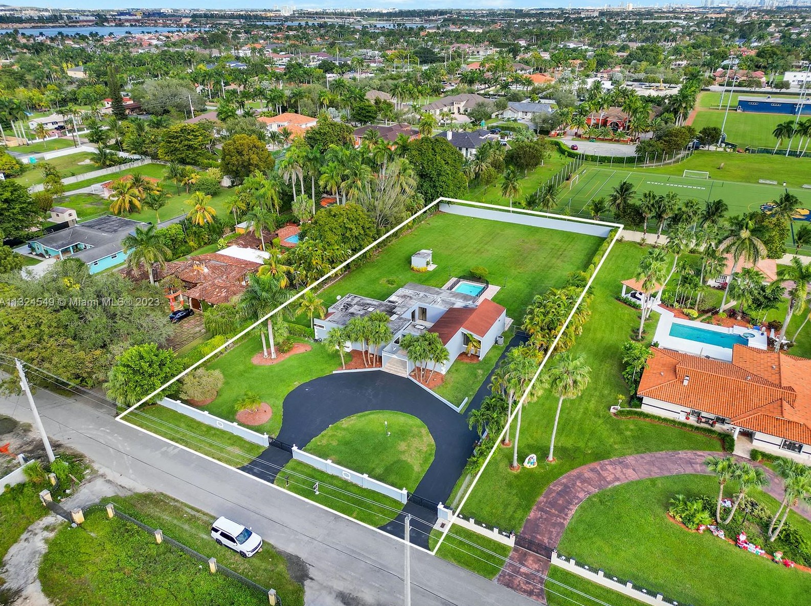 21 Sw 129th Ave, Miami, FL 33184