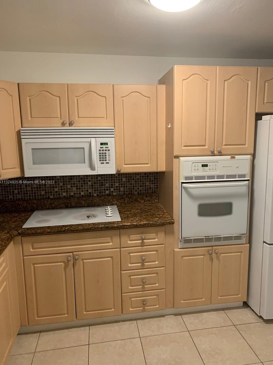 715 199th St, Miami FL  33169-2845 exterior