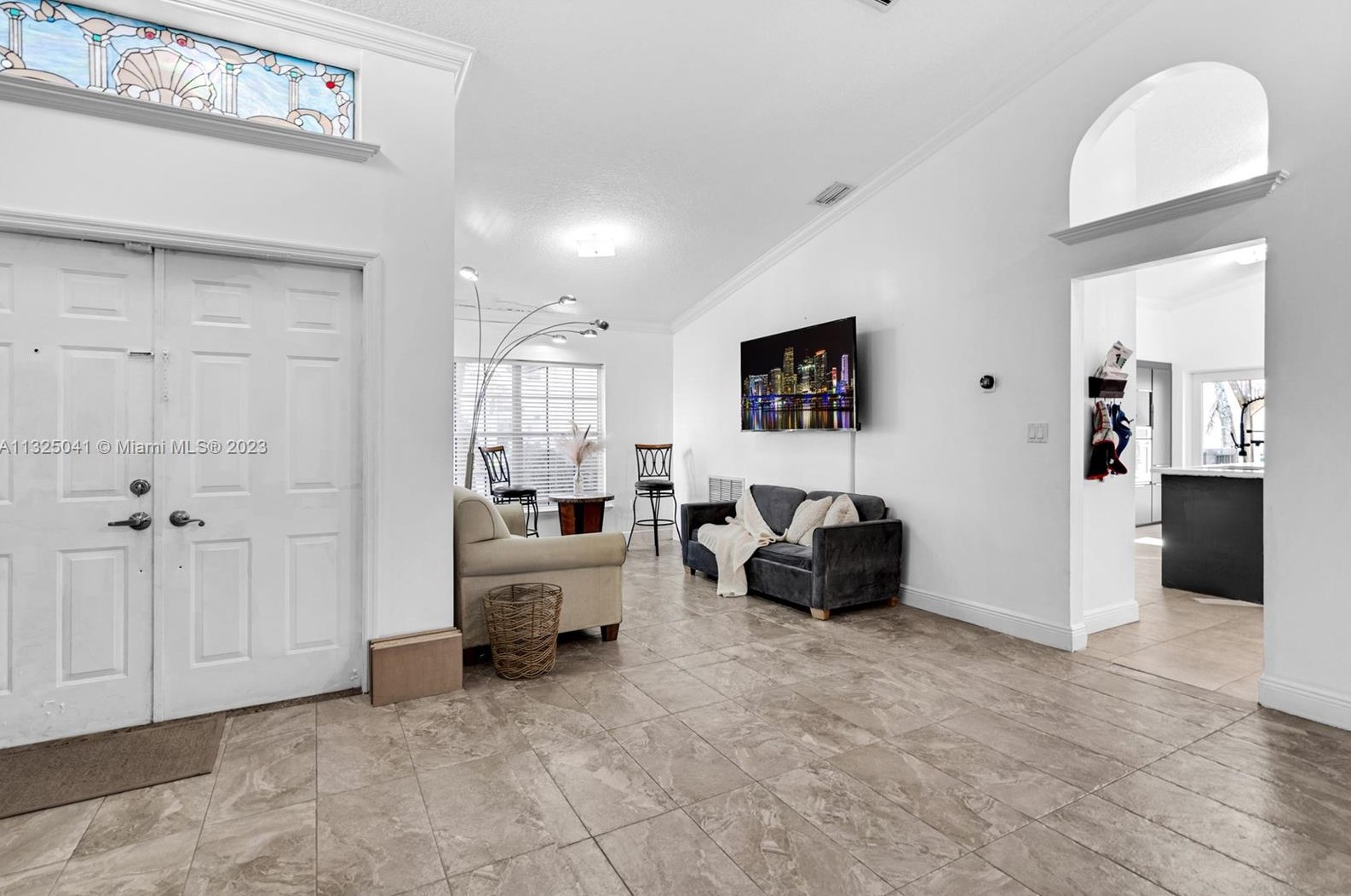 19712 Nw 88th Ave, Hialeah, FL 33018