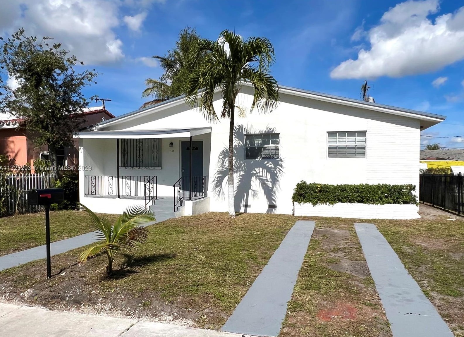 737 77th St, Miami, FL 33141-2207
