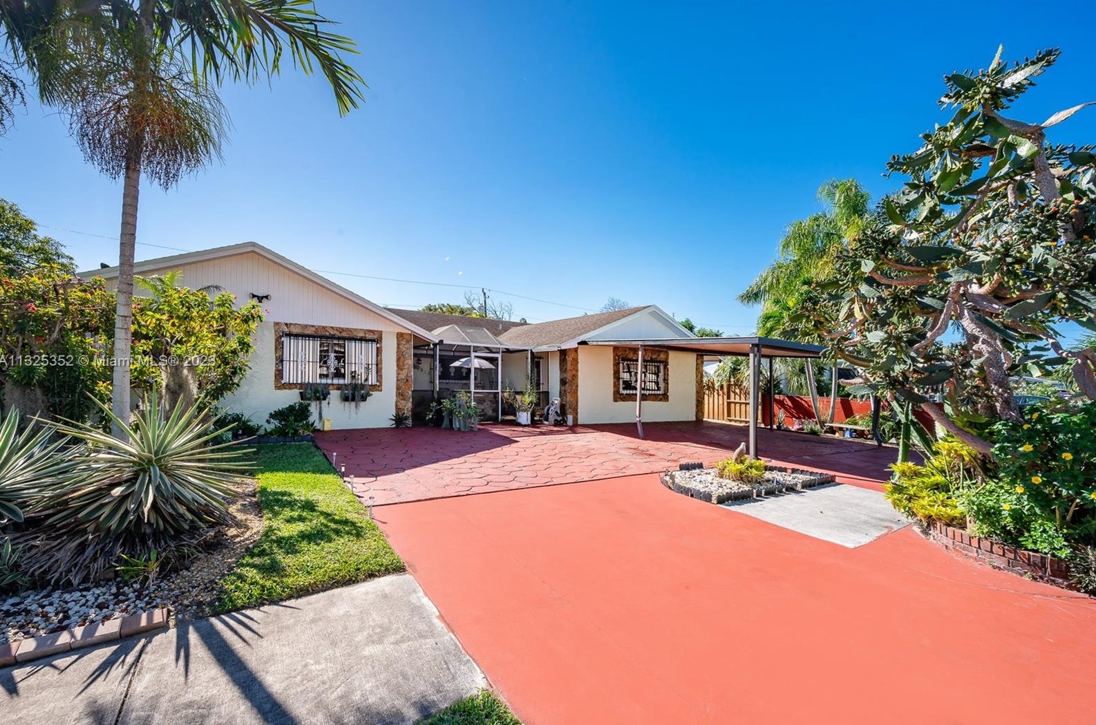 11510 Pinkston Dr, Miami, FL 33176-7354