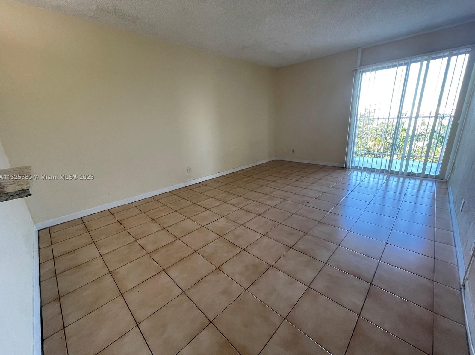 4550 Nw 9th St #702e, Miami, FL