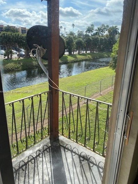 1300 W 53rd St #32, Hialeah, FL 33012