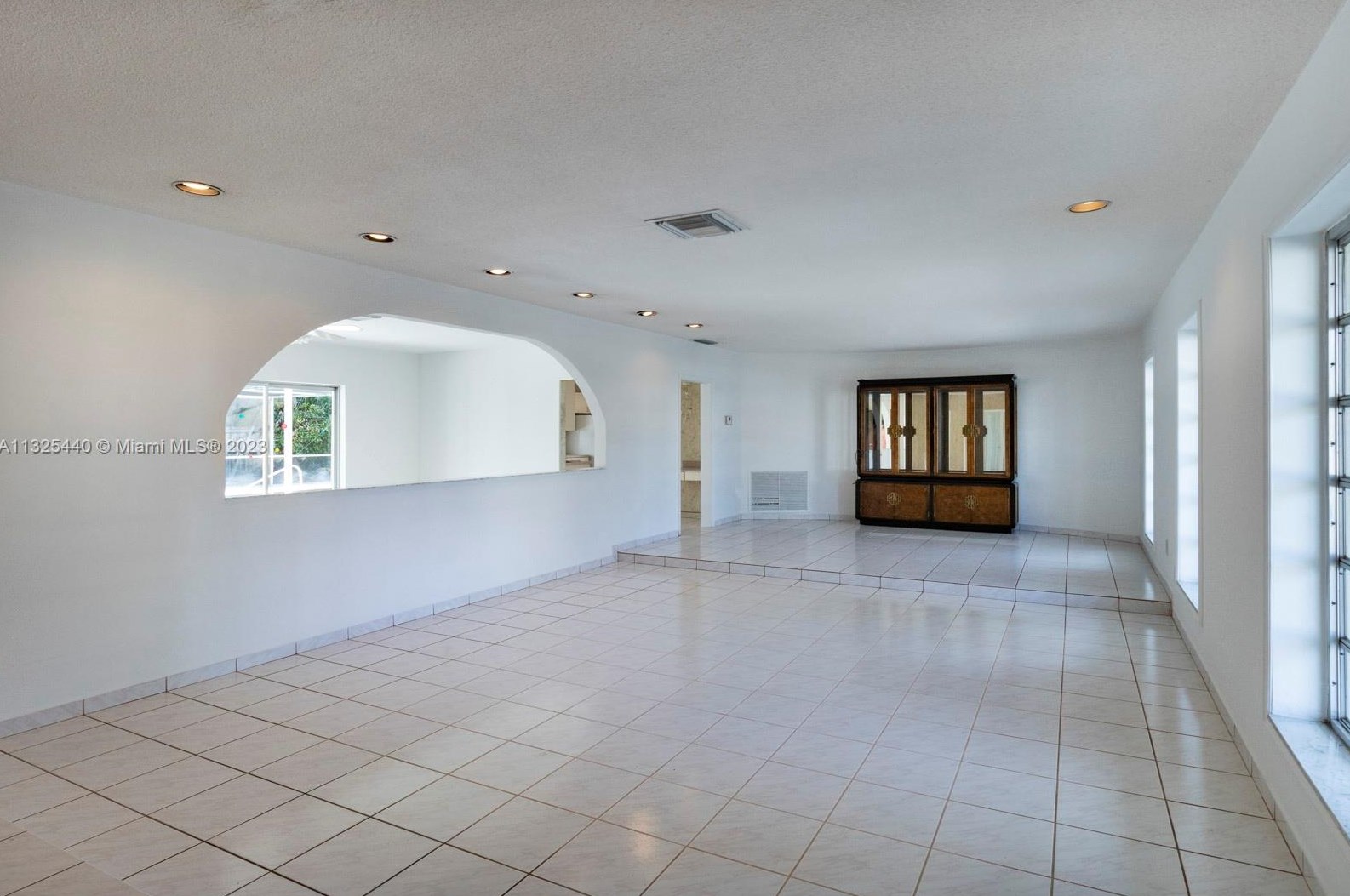 8901 95th Ave, Miami, FL 33176-1982