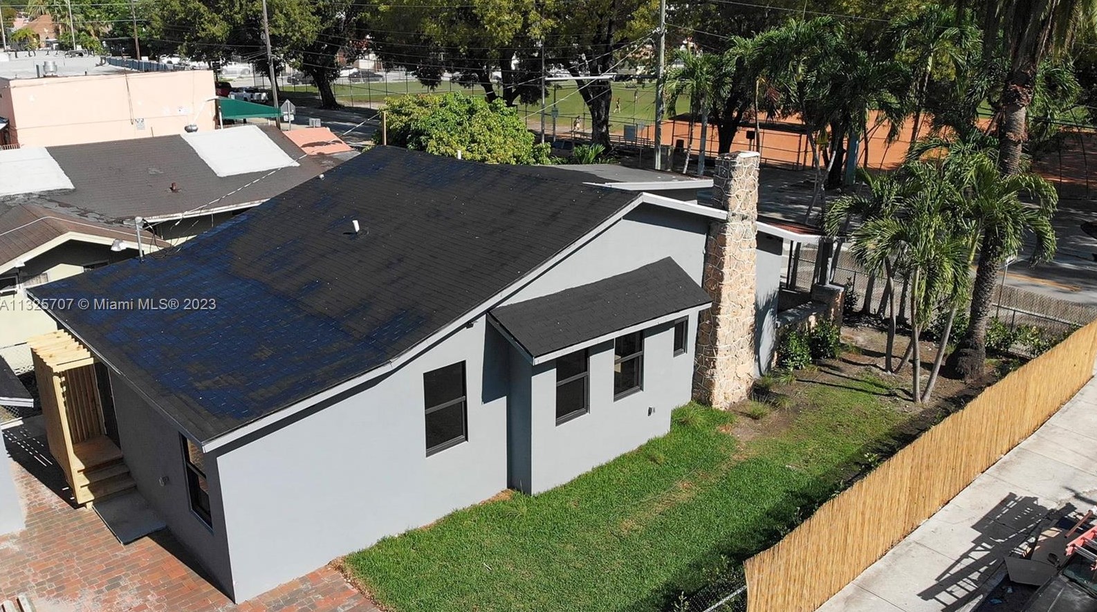 342 8th Ave, Miami, FL 33130-2213