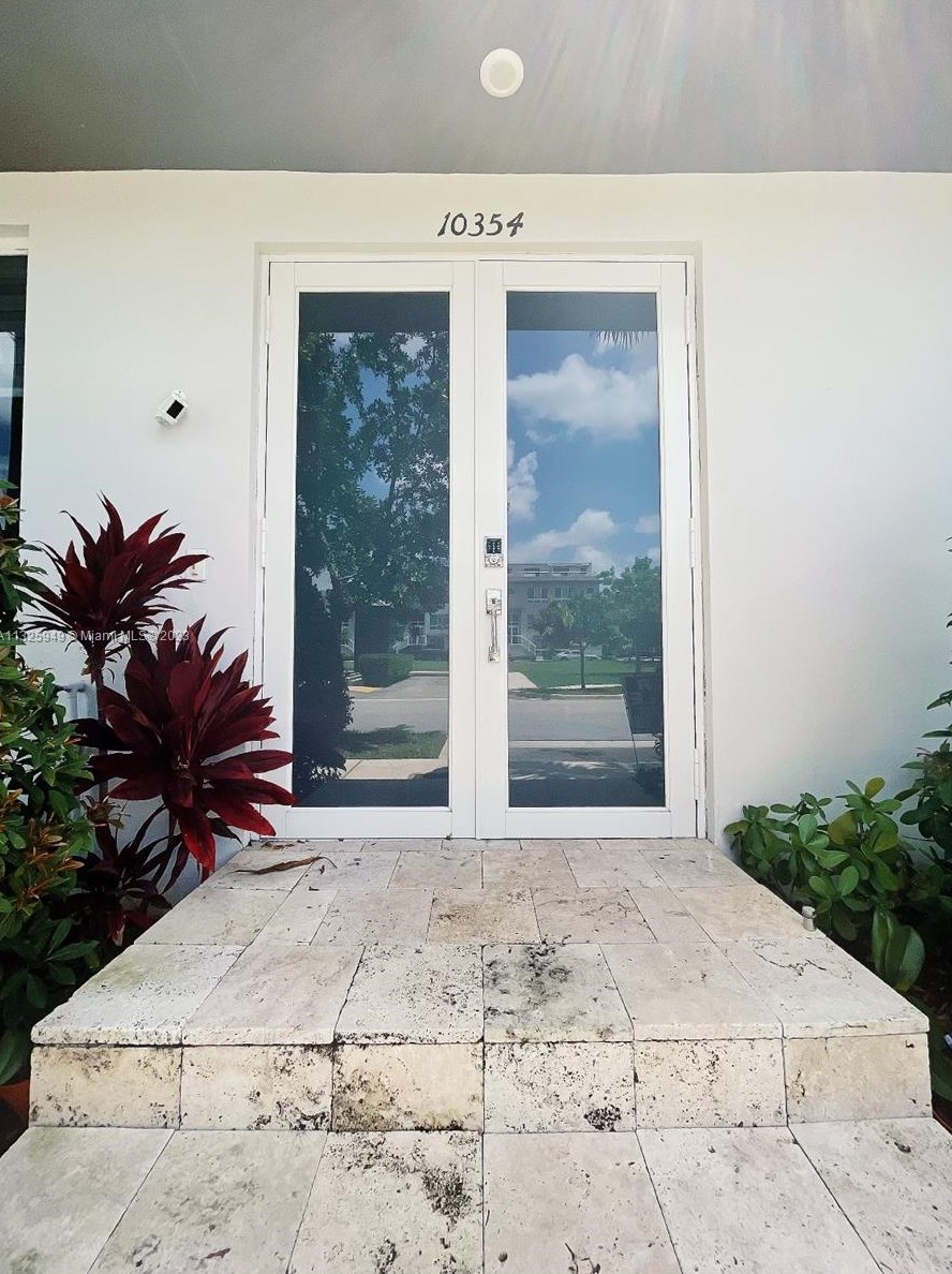 10354 64th St, Miami, FL 33178-2809