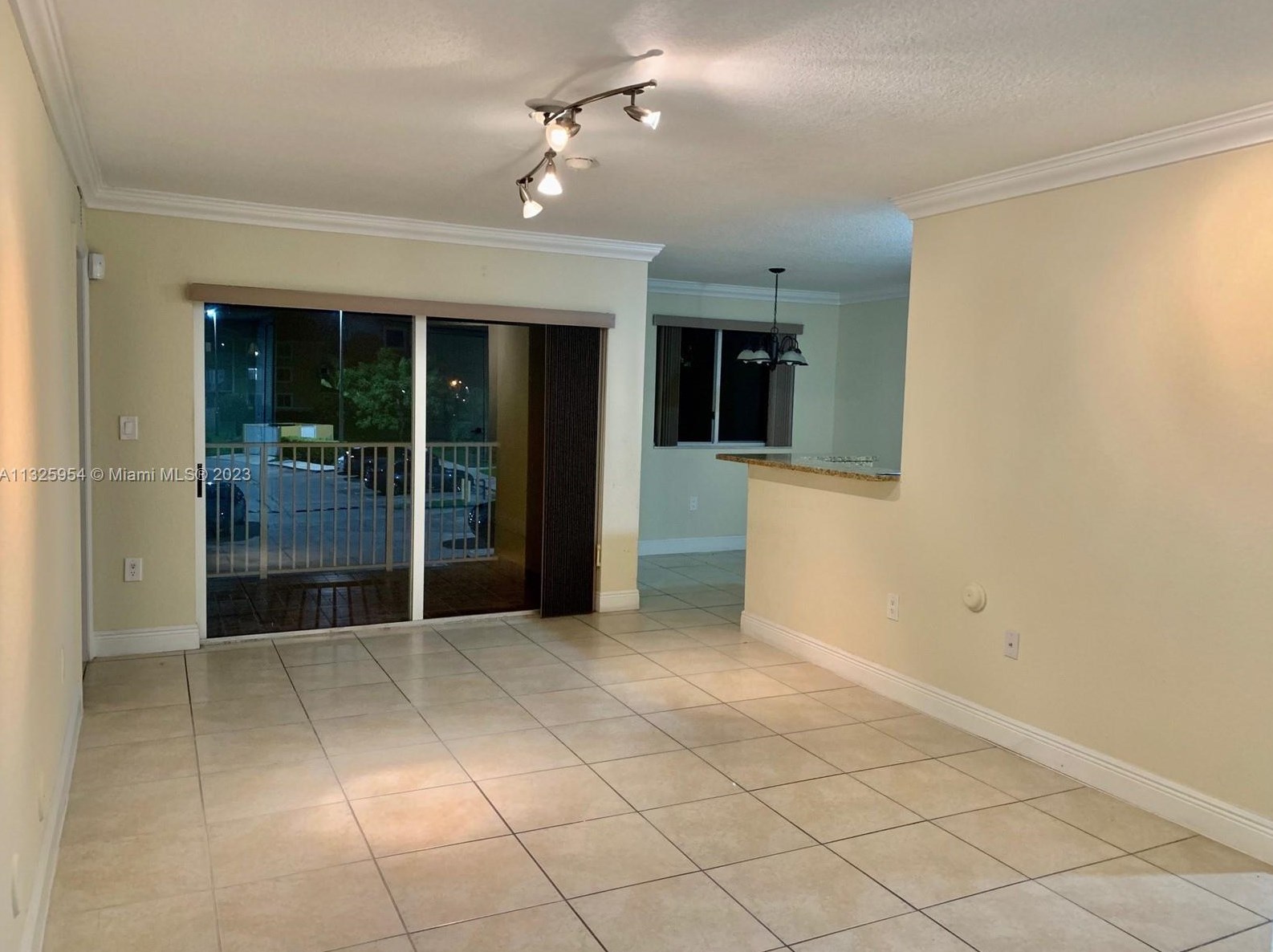 20930 Sw 87th Ave #201, Miami, FL 33189