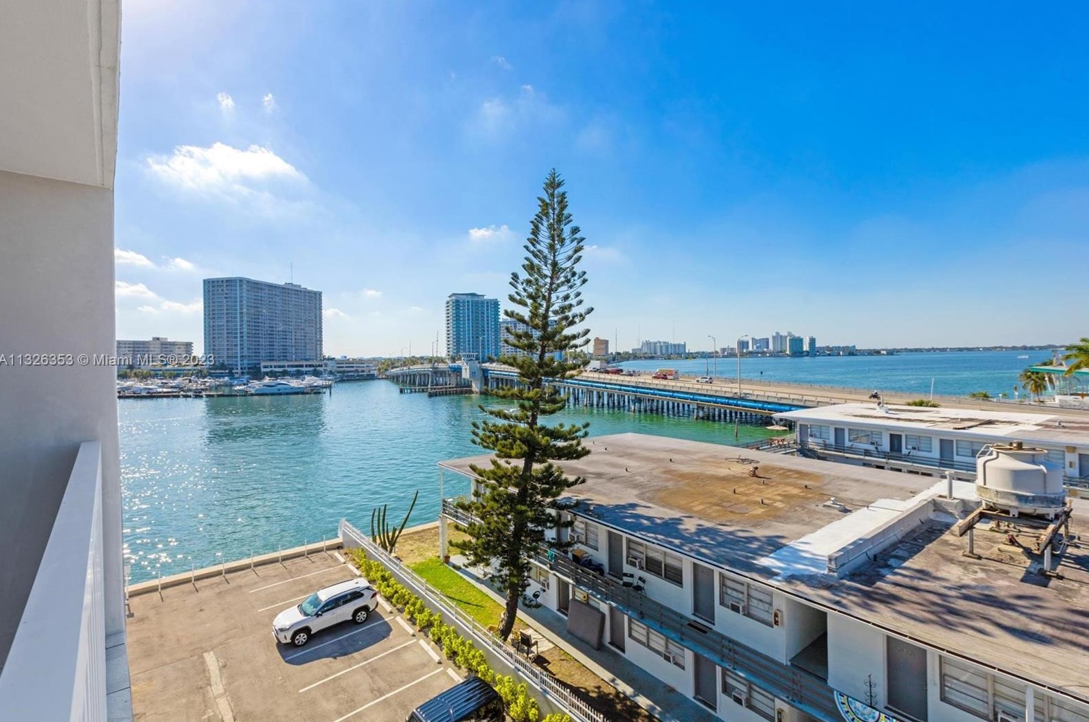 2016 Bay Dr #502, Miami, FL 33141