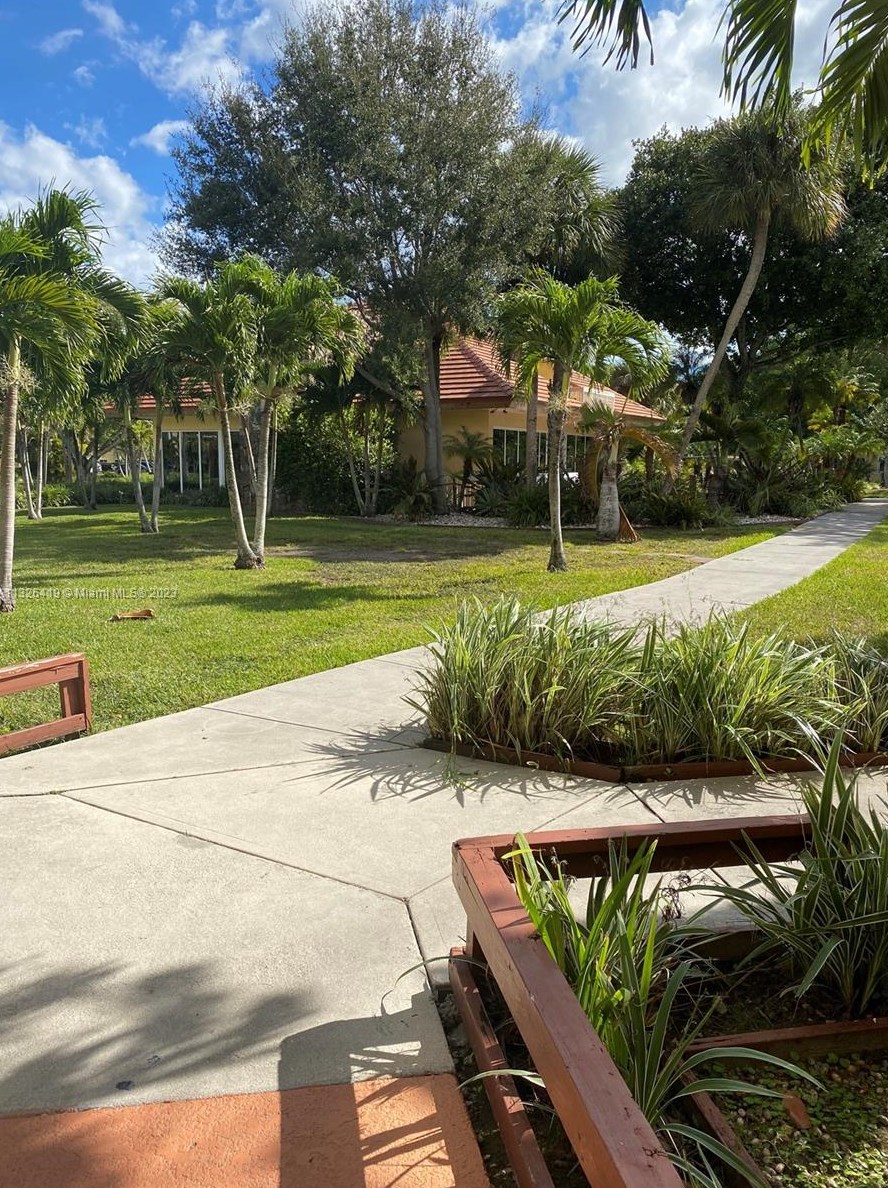 7910 Camino Real, Miami FL 33143-6740 exterior