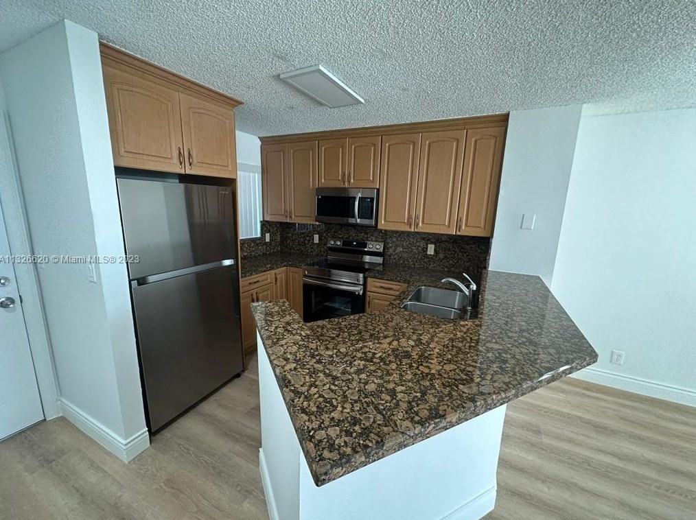 8710 N Sherman Cir #206, Hollywood, FL 33025