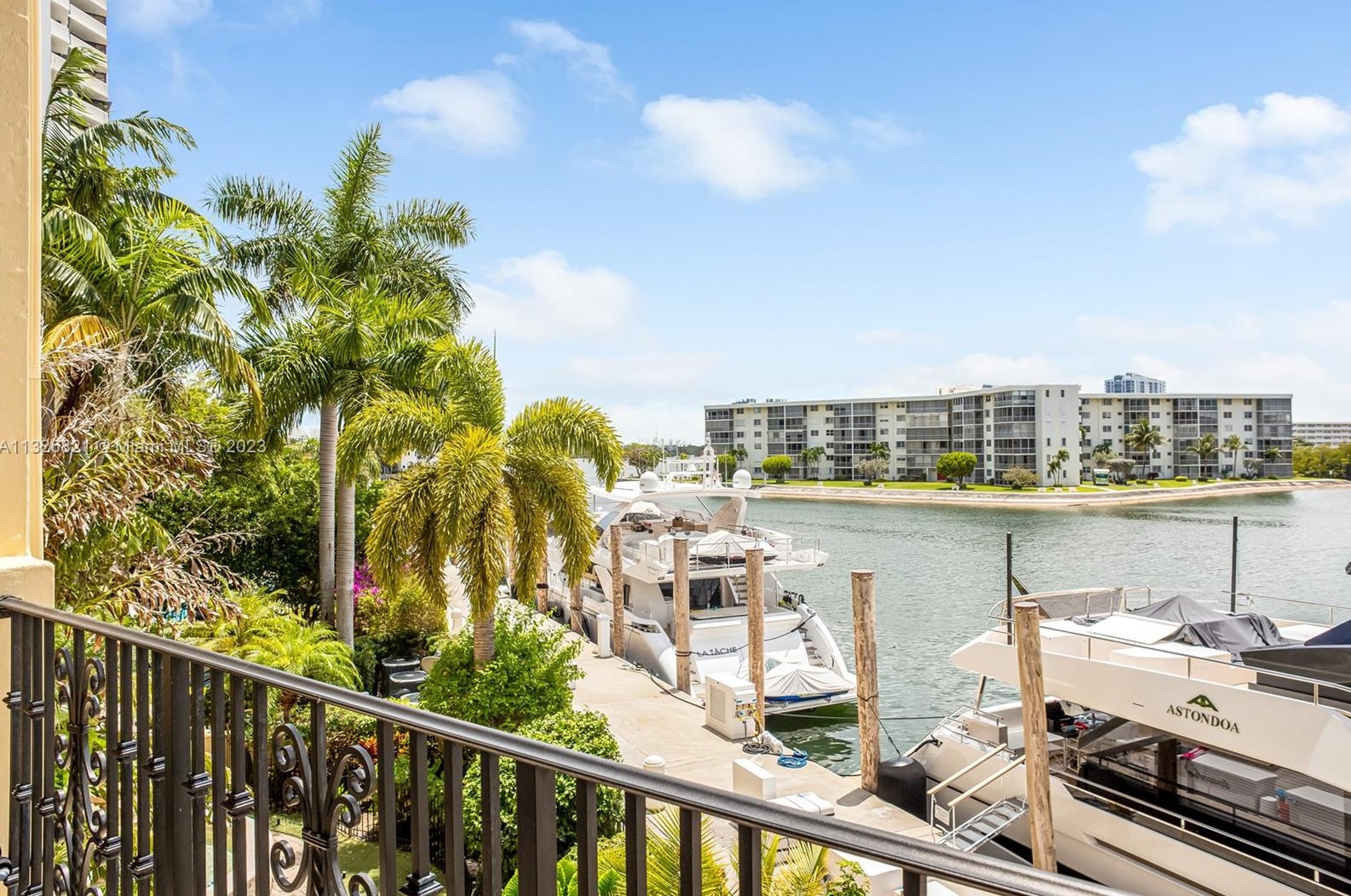 1524 Island Blvd, Miami, FL 33160-5016