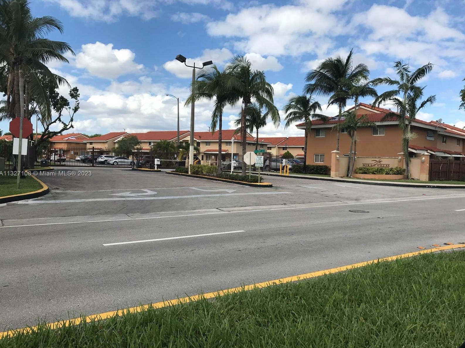 581 Nw 82nd Ct Apt 197, Miami, FL 33126