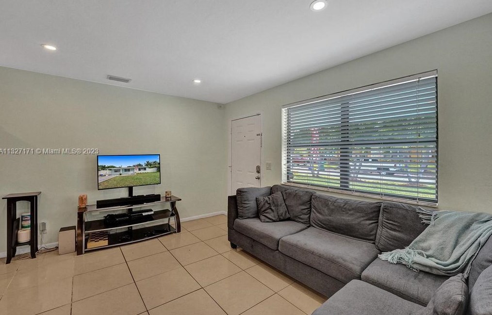 161 28 Ct, Boynton Beach FL 33435-7612 exterior