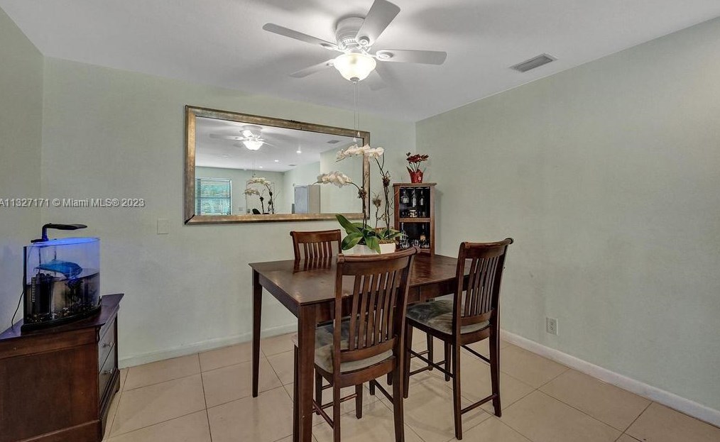 161 28 Ct, Boynton Beach FL 33435-7612 exterior