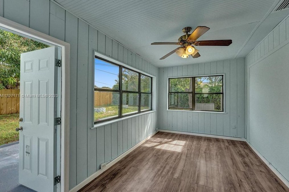 161 28 Ct, Boynton Beach FL 33435-7612 exterior