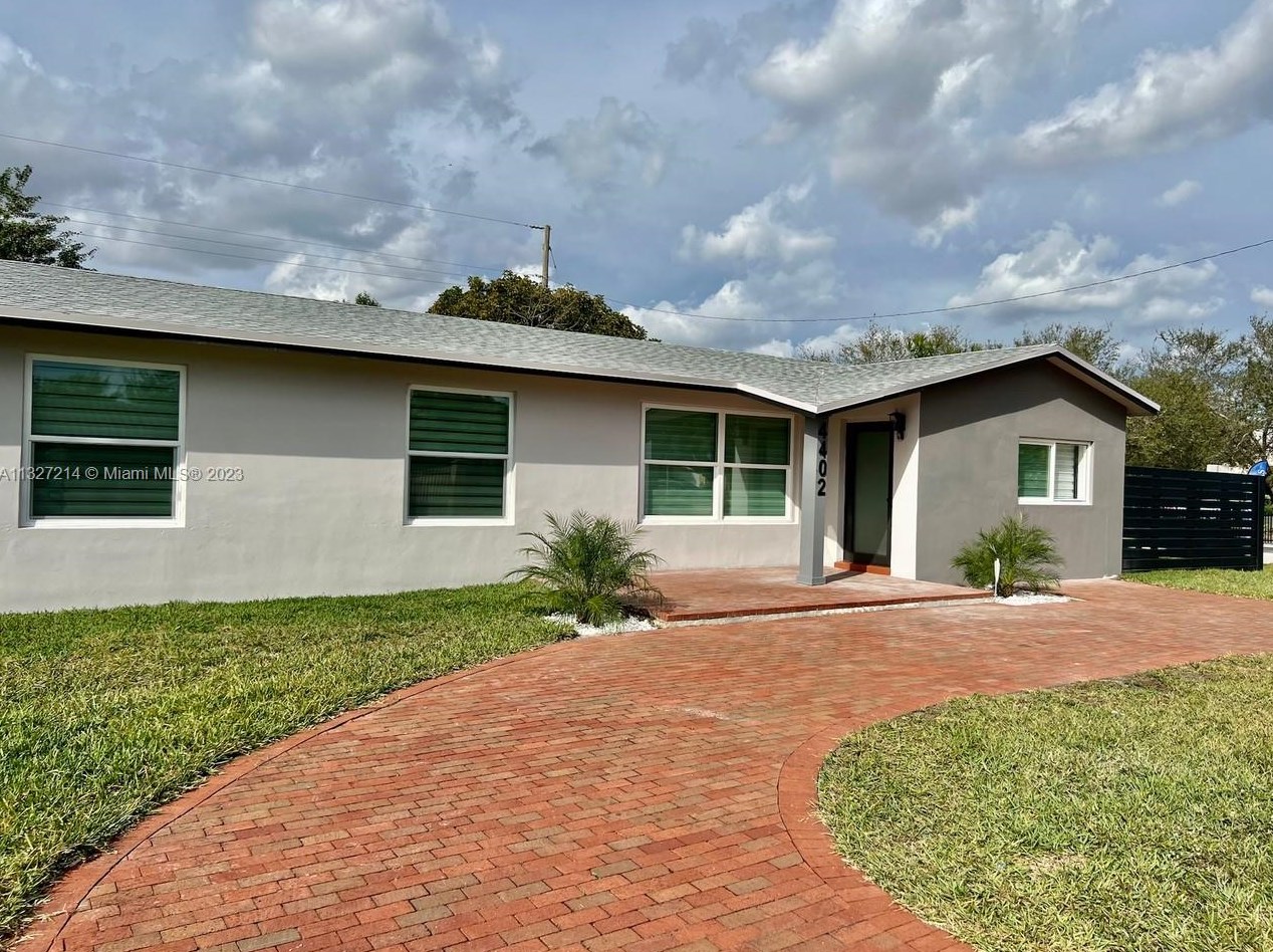 4402 89th Ct, Miami, FL 33165-5930