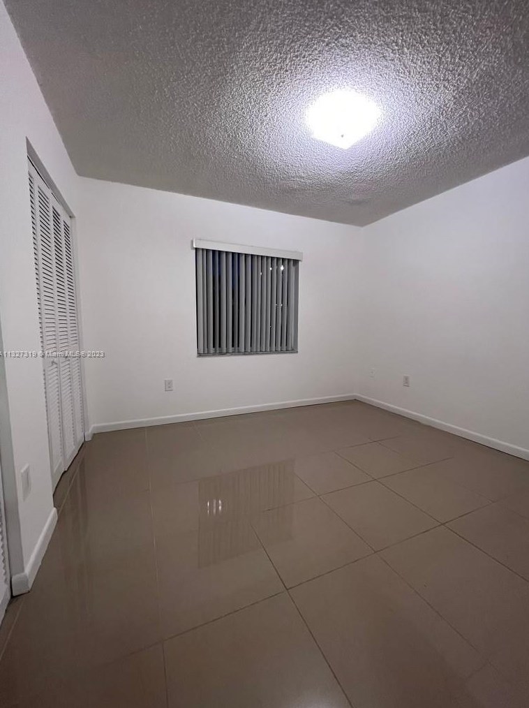 3041 W 76th St #b-105, Hialeah, FL