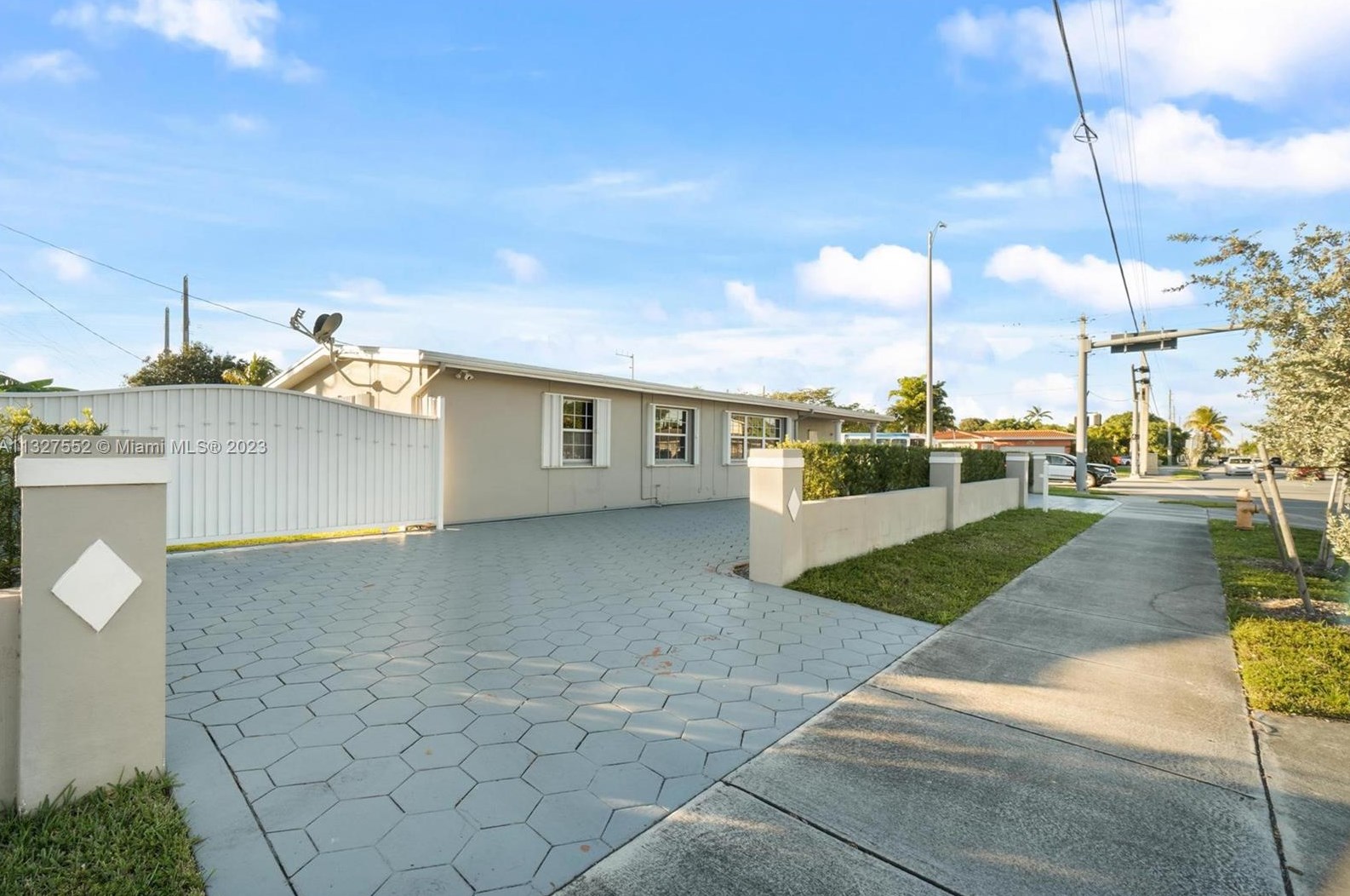 3200 97th Ave, Miami, FL 33165-3051