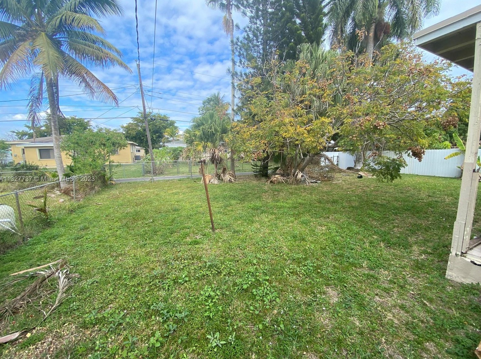 927 145th St, Miami, FL 33161-2339