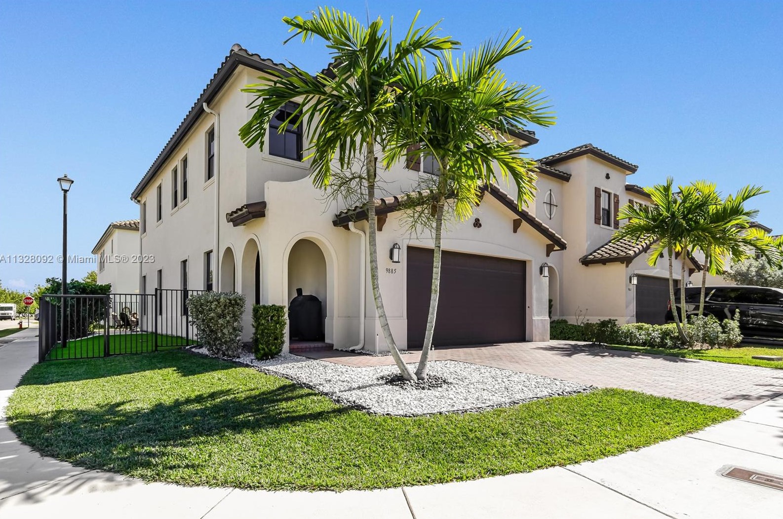 9885 34th Ct W, Hialeah, FL 33018