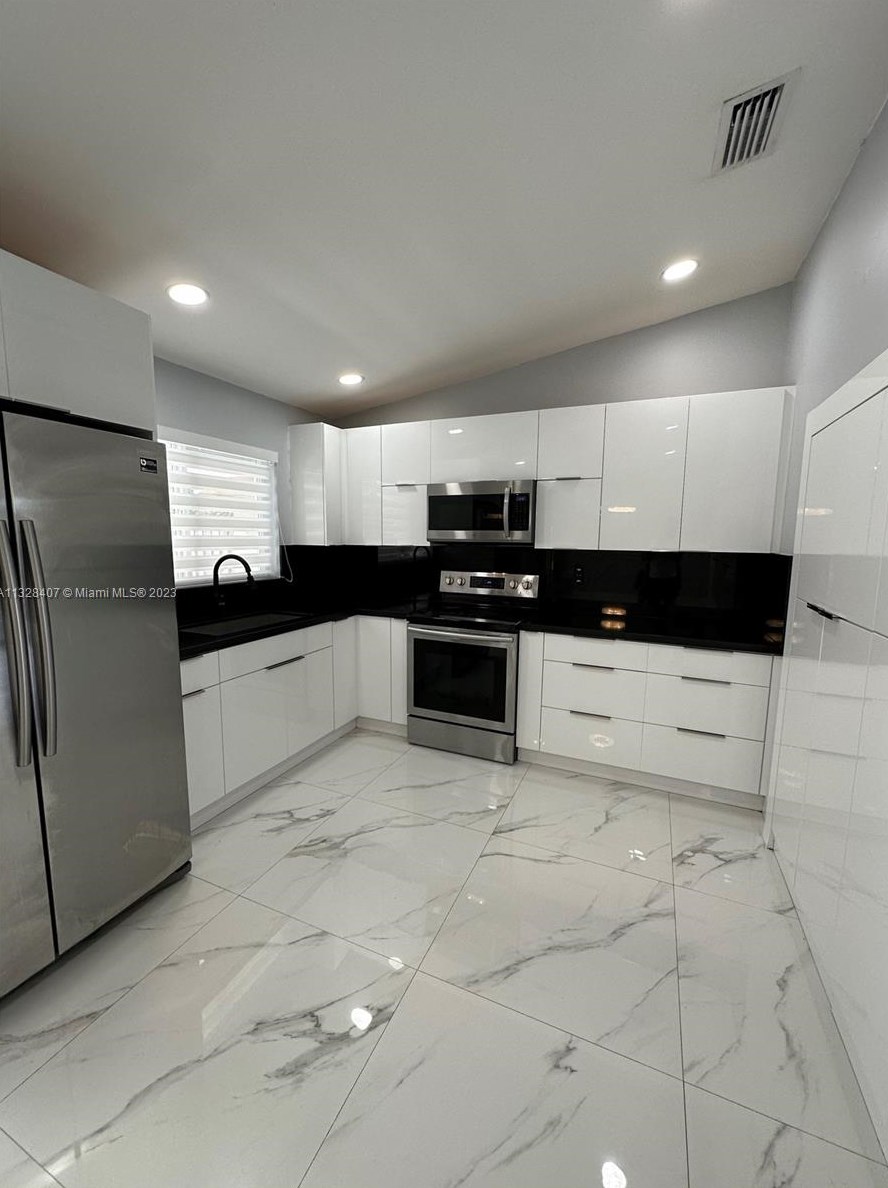 11186 75th Ter, Miami, FL 33173-2644
