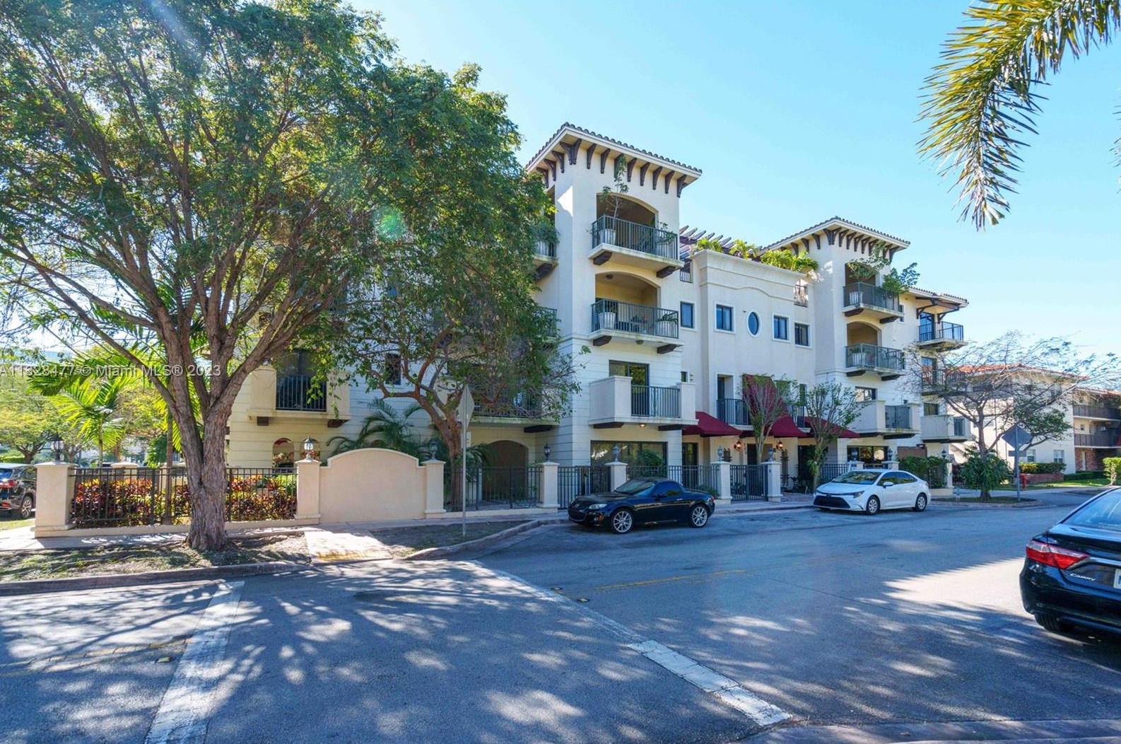 300 Majorca Ave #ph-404, Miami, FL 33134