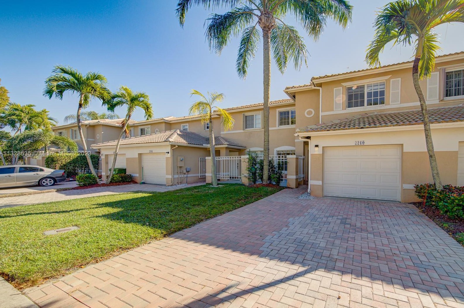 2210 Nw 171st Ter, Hollywood, FL 33028