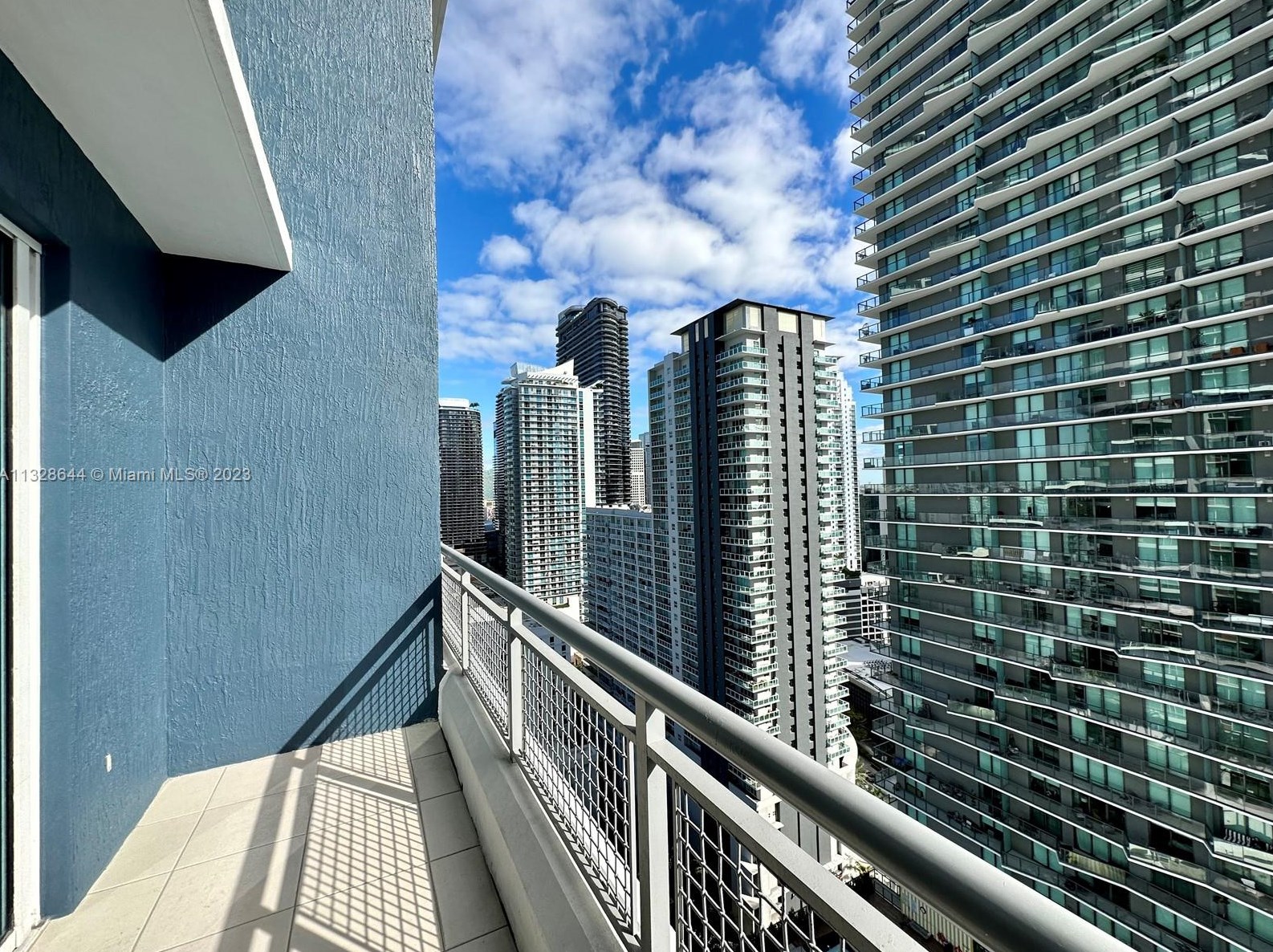 60 Sw 13th St #2412, Miami, FL 33130