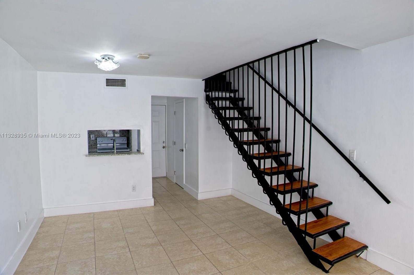 4271 Nw 11th St #5, Miami, FL 33126