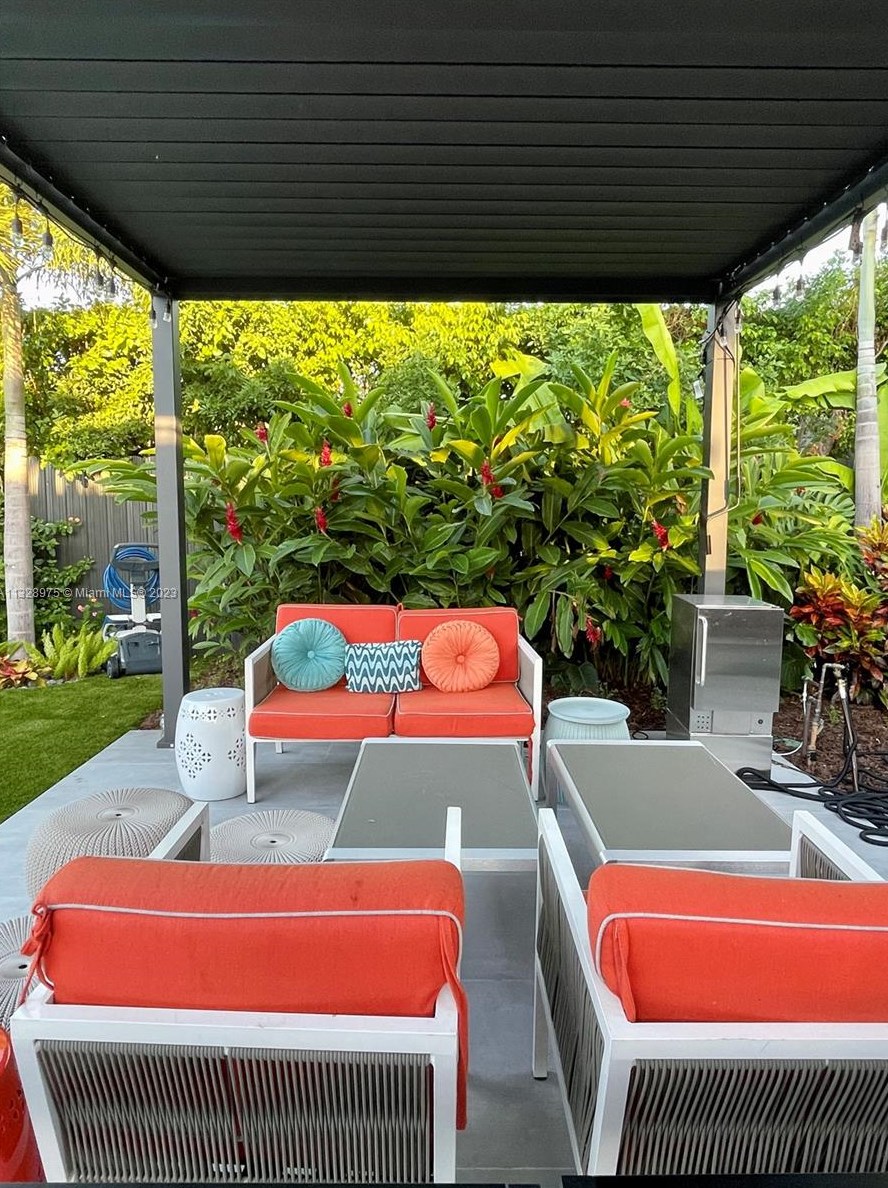 8030 Noremac Ave, Miami FL  33141-1754 exterior